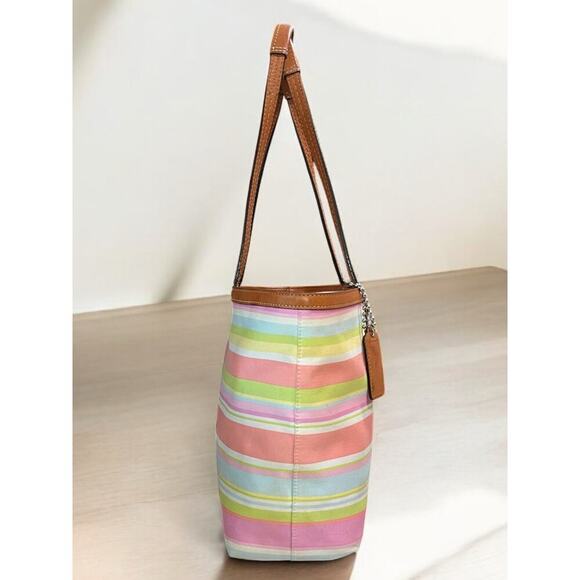 Y2K Coach F13552 Hamptons Twill Stripe Tote Bag & Graffiti Script Large Wristlet - Picture 4 of 16